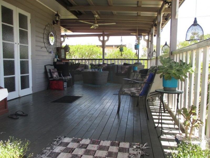 6 QUEEN STREET, Roma QLD 4455