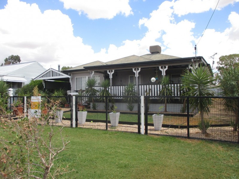 6 QUEEN STREET, Roma QLD 4455