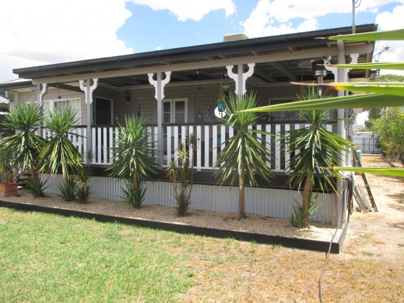 6 QUEEN STREET, Roma QLD 4455