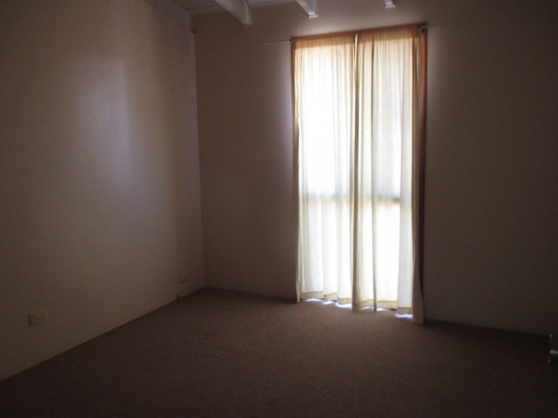 15 ROBERTSON STREET, Roma QLD 4455