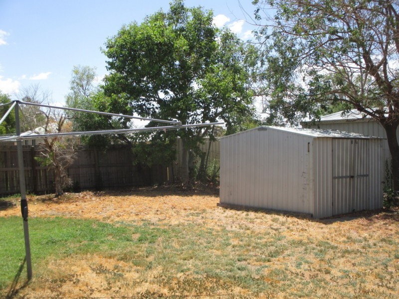 15 ROBERTSON STREET, Roma QLD 4455