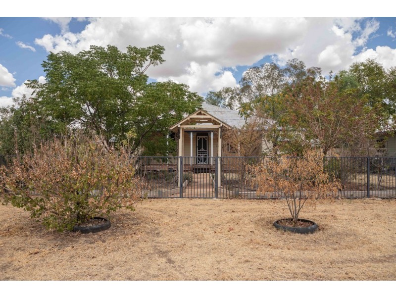 6 GREGORY STREET, Roma QLD 4455