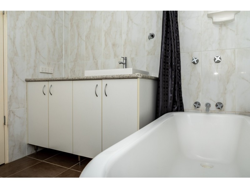 6 GREGORY STREET, Roma QLD 4455