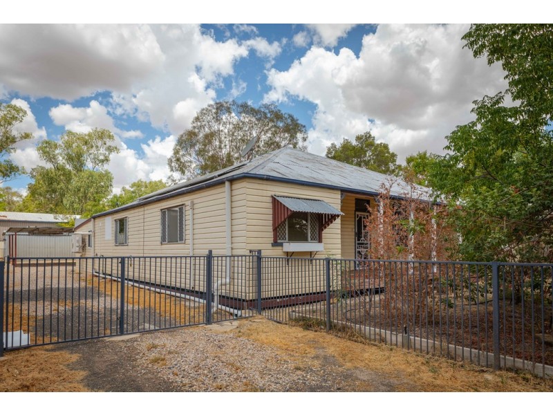 6 GREGORY STREET, Roma QLD 4455