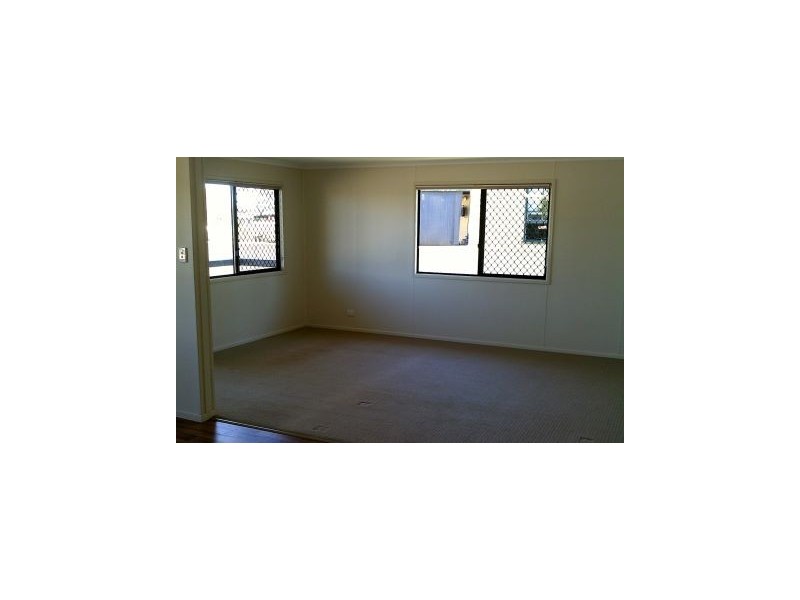 11 Robertson Street, Roma QLD 4455