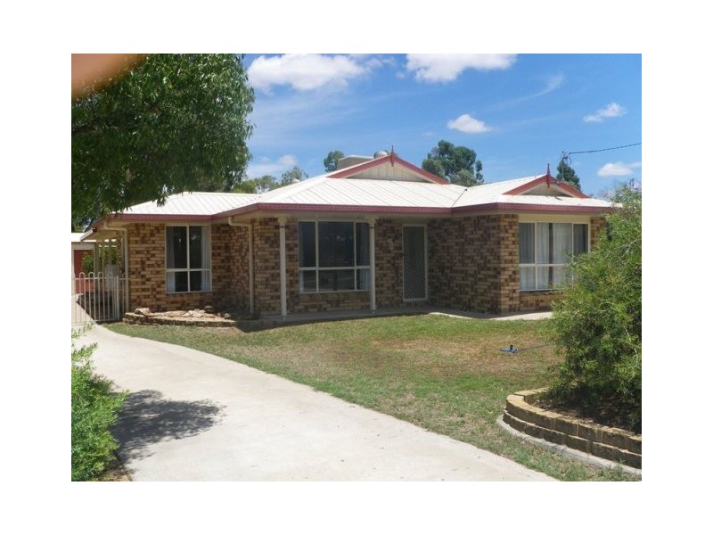 9 ROMA CRESCENT, Roma QLD 4455