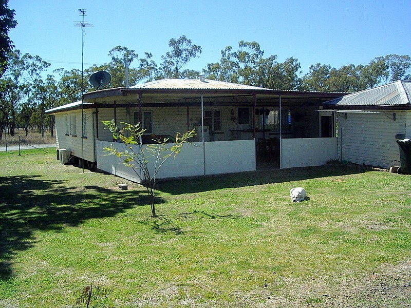 1-3 CORONATION STREET, Injune QLD 4454