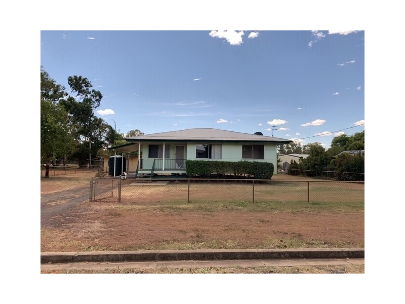 27 Ivan Street, Surat QLD 4417