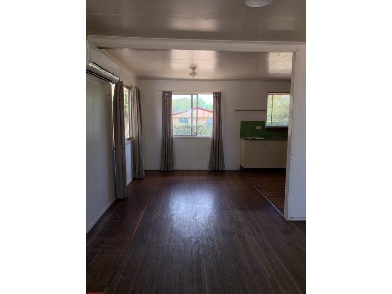 27 Ivan Street, Surat QLD 4417