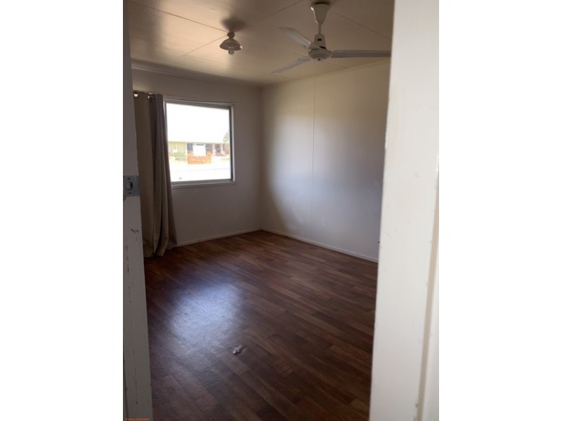 27 Ivan Street, Surat QLD 4417