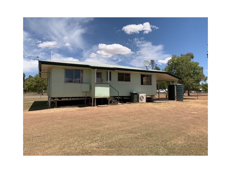 27 Ivan Street, Surat QLD 4417