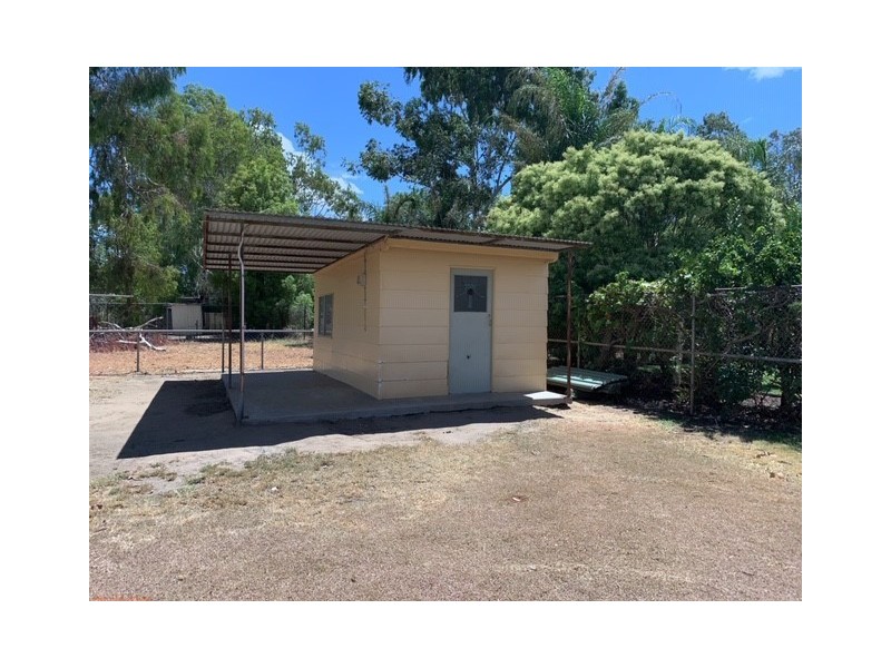 27 Ivan Street, Surat QLD 4417