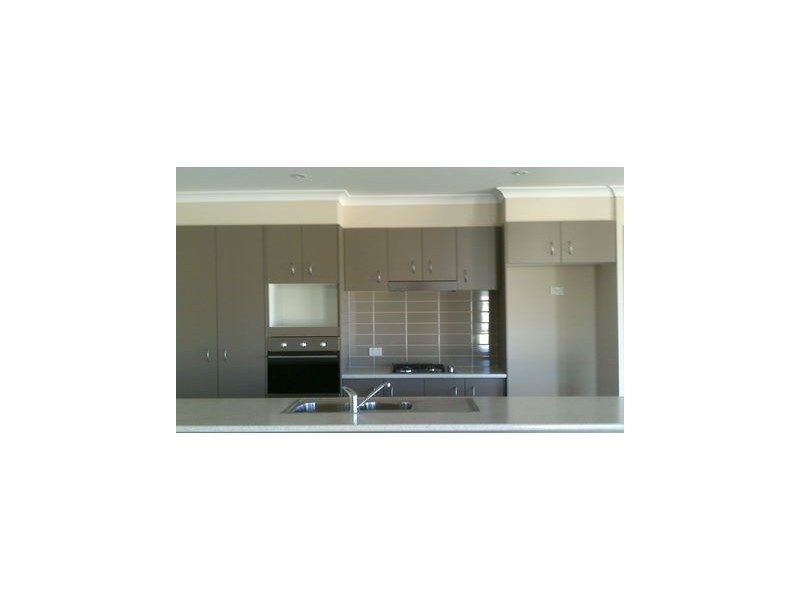 86 TAYLOR STREET, Roma QLD 4455