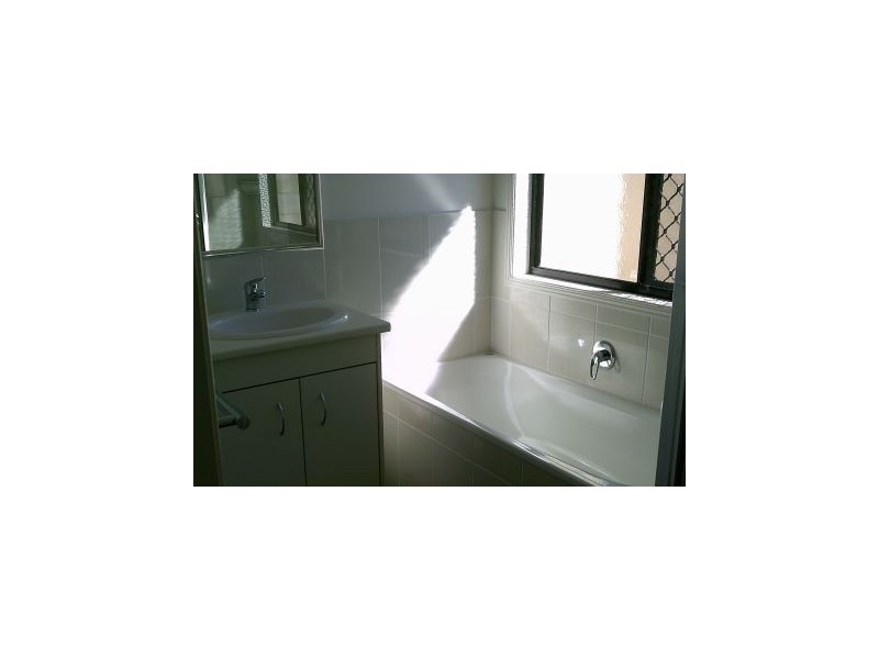 35 EVERINGHAM AVENUE, Roma QLD 4455