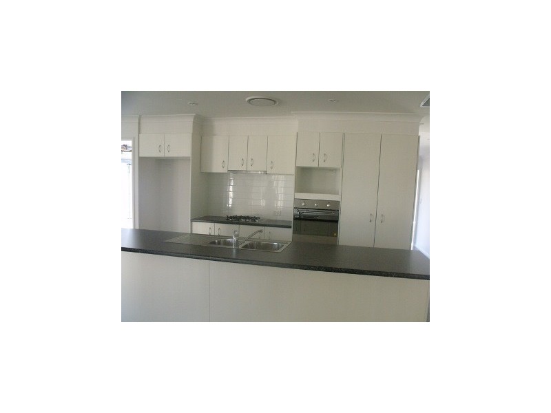 19 EVERINGHAM AVENUE, Roma QLD 4455