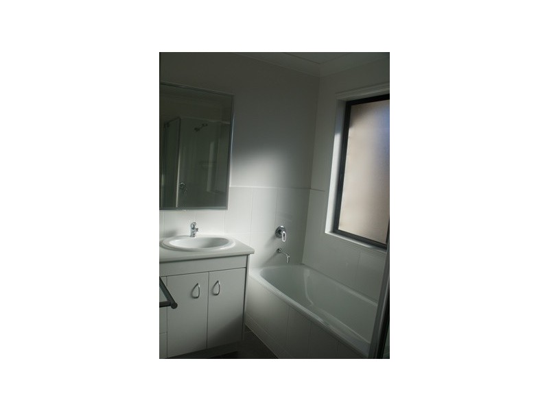 19 EVERINGHAM AVENUE, Roma QLD 4455