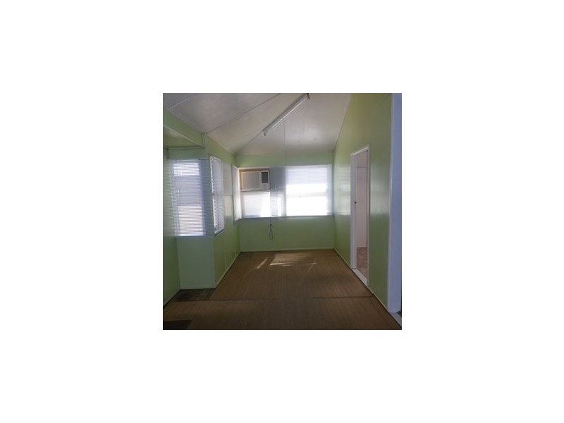 9A MAJOR STREET, Roma QLD 4455