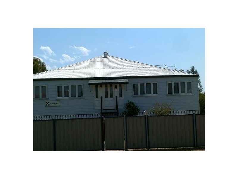 17 BOWEN STREET, Roma QLD 4455