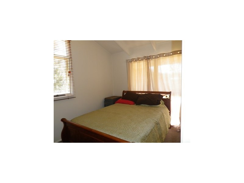 71 McPhie Street, Roma QLD 4455