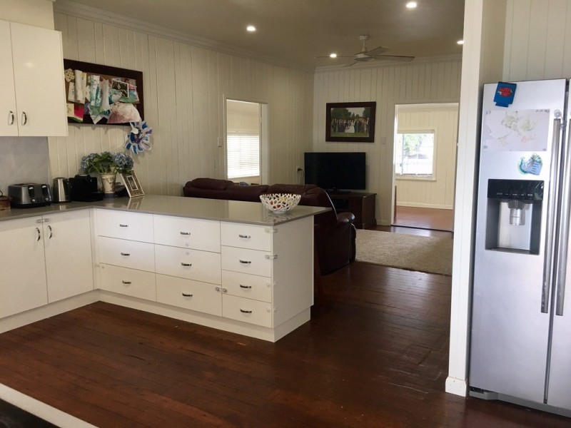 19 Crawford Street, Roma QLD 4455