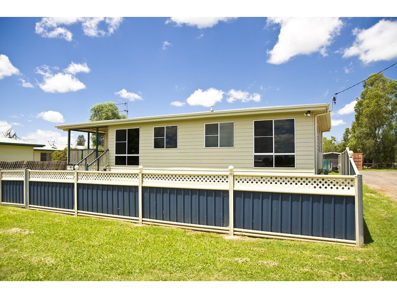 88 Bowen Street, Roma QLD 4455