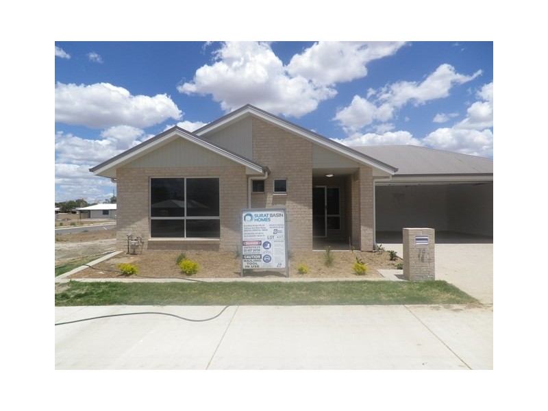 14 LOMANDRA AVENUE, Roma QLD 4455