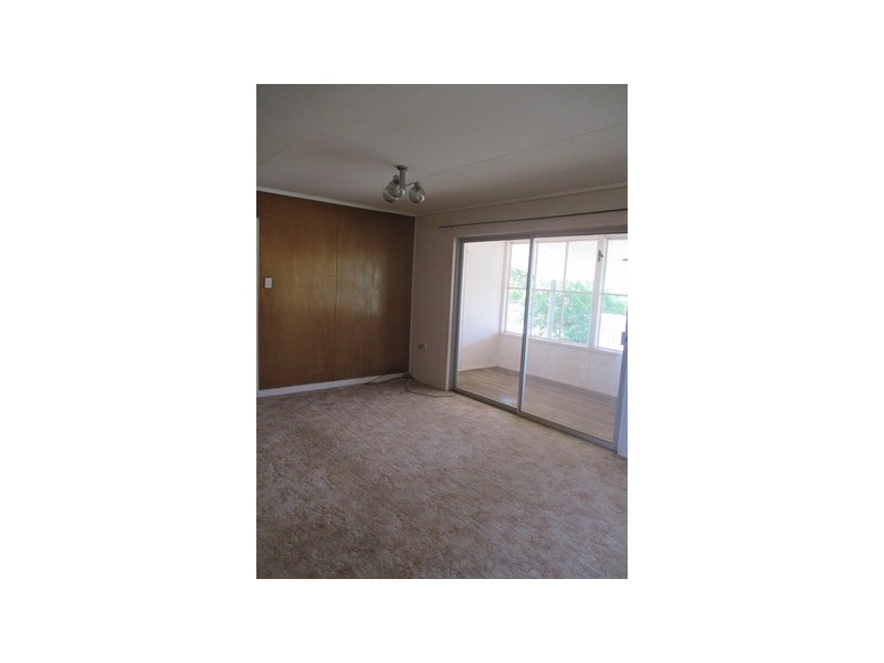 27 CORDELIA STREET, Surat QLD 4417