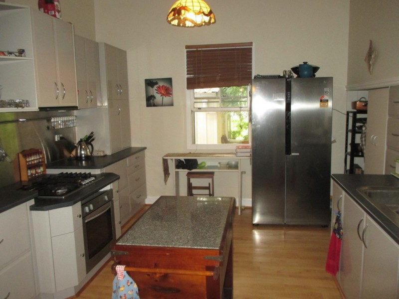 11 MCDOWALL STREET, Roma QLD 4455