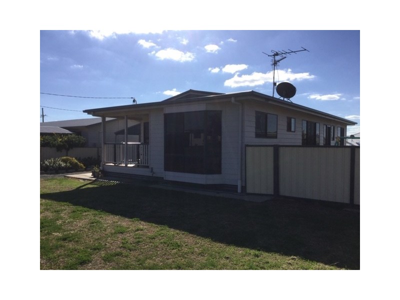 27 Robusta Street, Roma QLD 4455