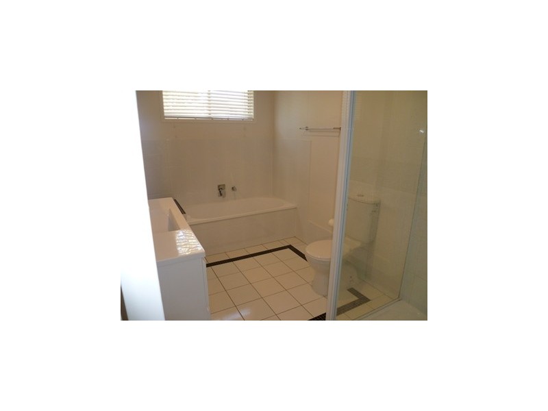 3 WILLIAM STREET, Roma QLD 4455