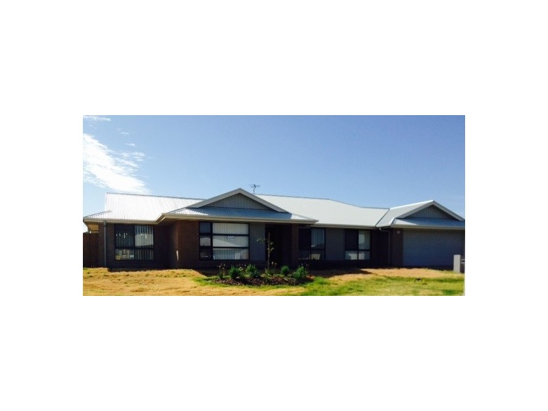 4  DAWSON COURT, Roma QLD 4455