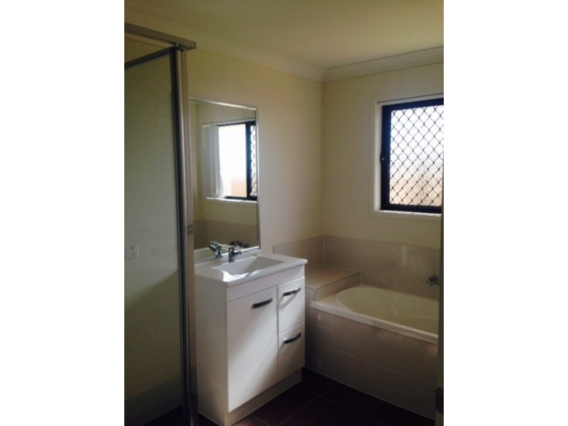 30 Wheeler Drive, Roma QLD 4455