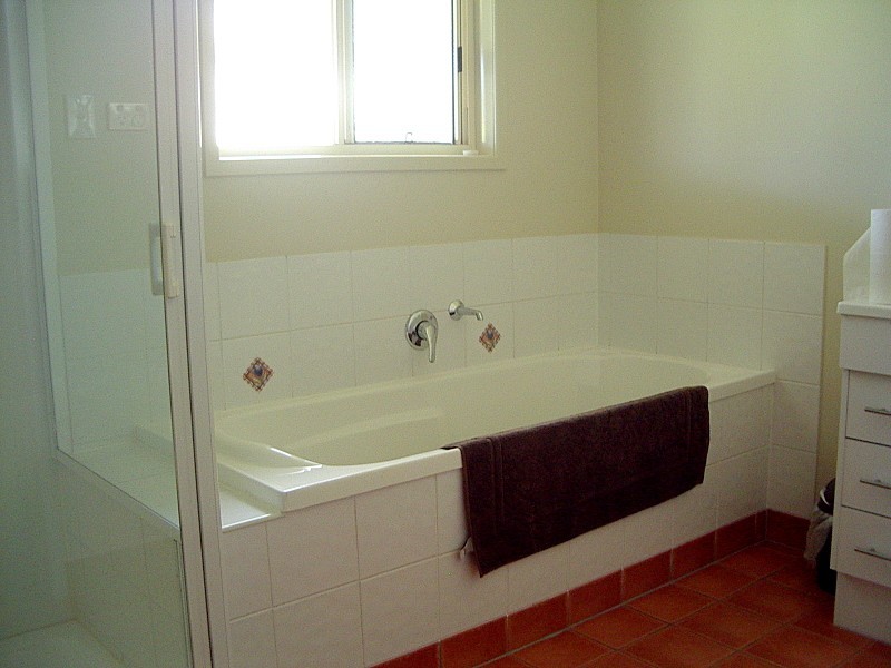 3 BOND STREET, Roma QLD 4455