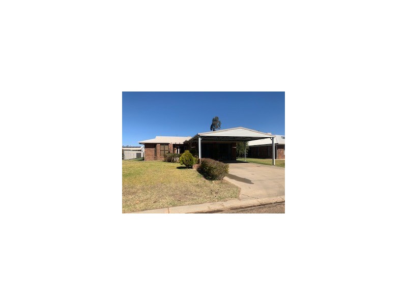 12 MARSDEN COURT, Roma QLD 4455