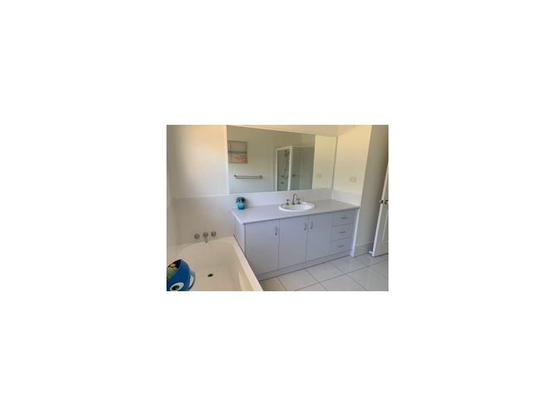 12 MARSDEN COURT, Roma QLD 4455