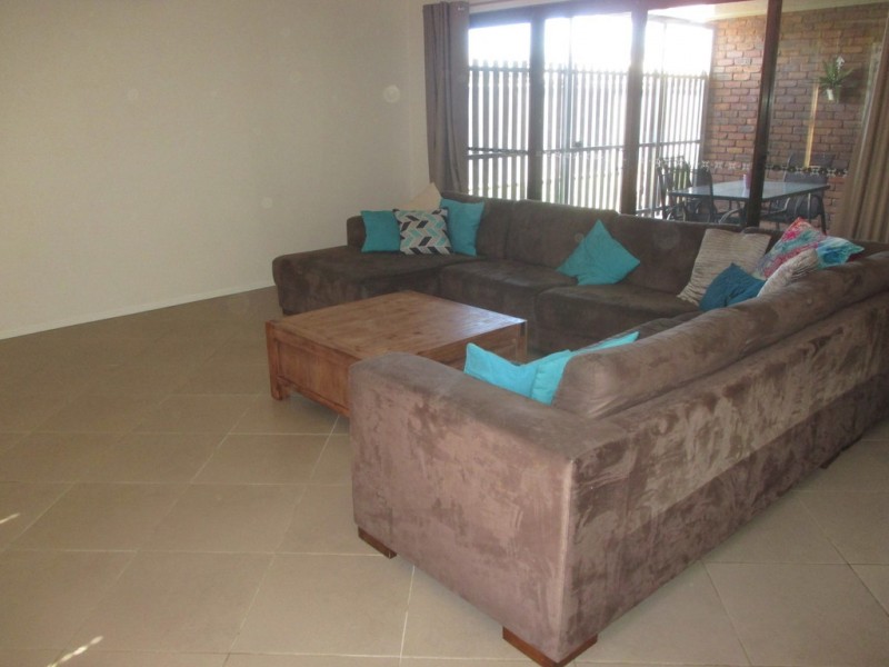 12 MARSDEN COURT, Roma QLD 4455