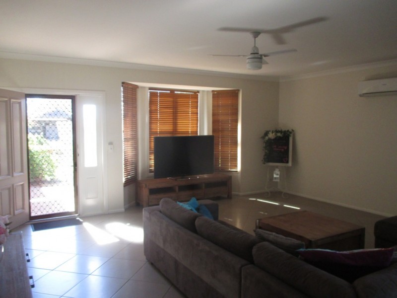 12 MARSDEN COURT, Roma QLD 4455