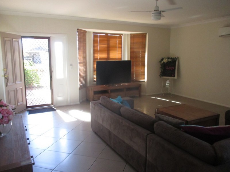 12 MARSDEN COURT, Roma QLD 4455