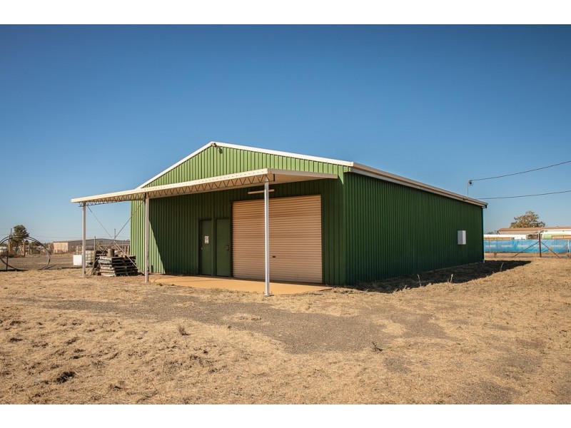 32-34 LINTON STREET (AKA 32-35 Lincoln Road), Roma QLD 4455