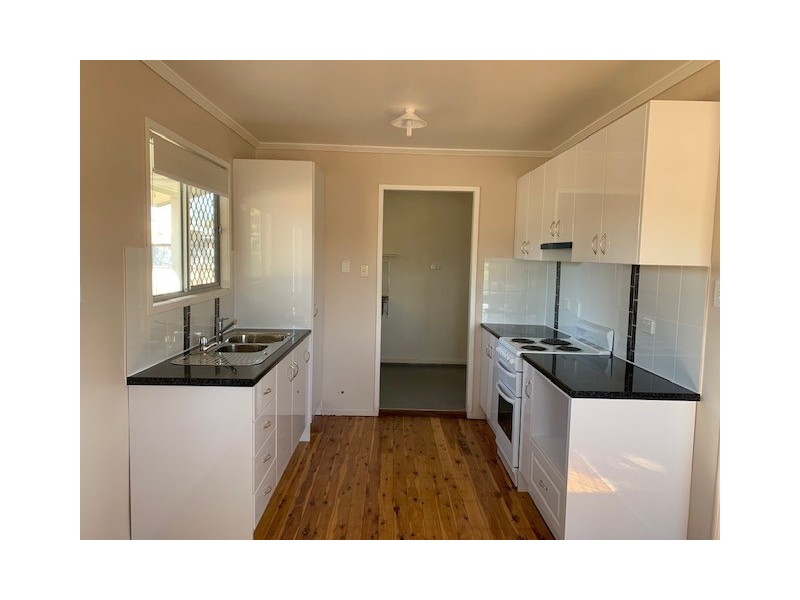 15 South Street, Roma QLD 4455