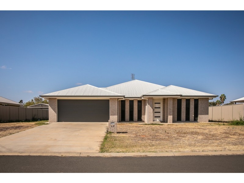 17 BASSETT COURT, Roma QLD 4455