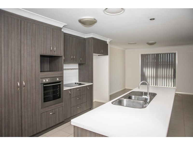 17 BASSETT COURT, Roma QLD 4455