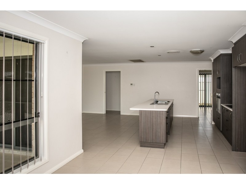 17 BASSETT COURT, Roma QLD 4455