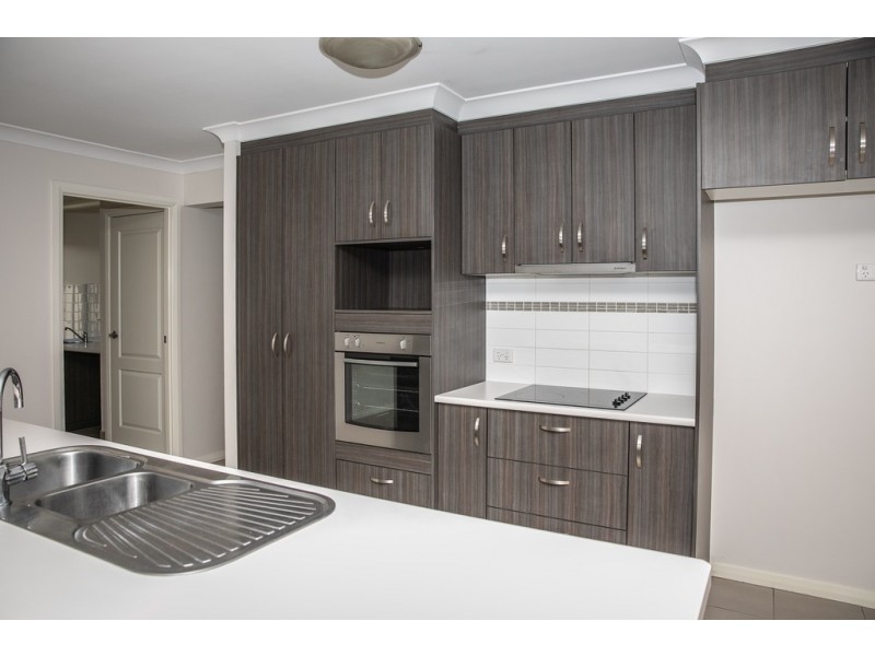 17 BASSETT COURT, Roma QLD 4455