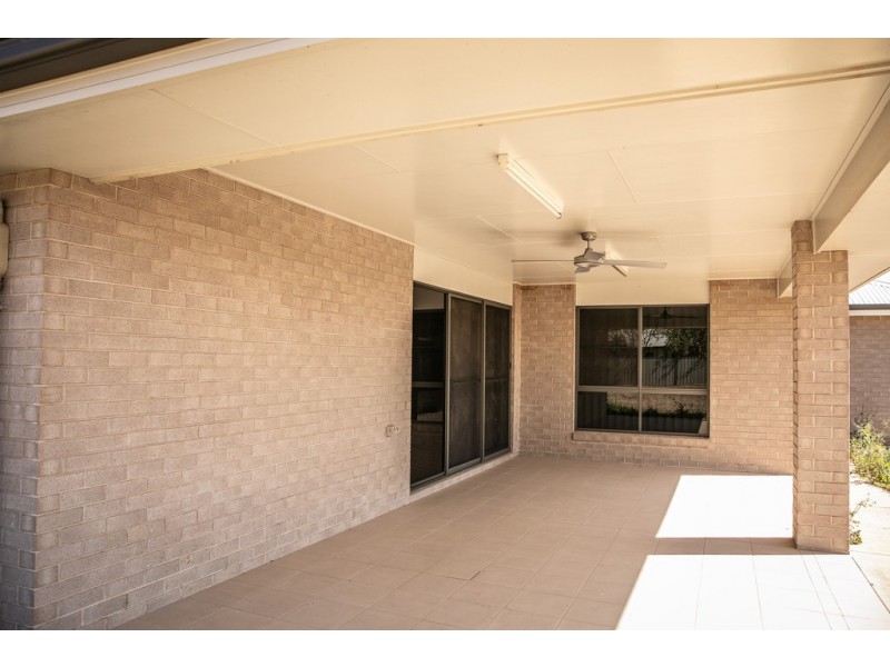 17 BASSETT COURT, Roma QLD 4455