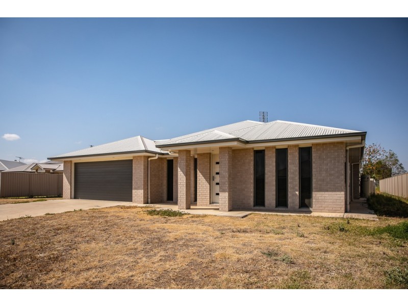 17 BASSETT COURT, Roma QLD 4455