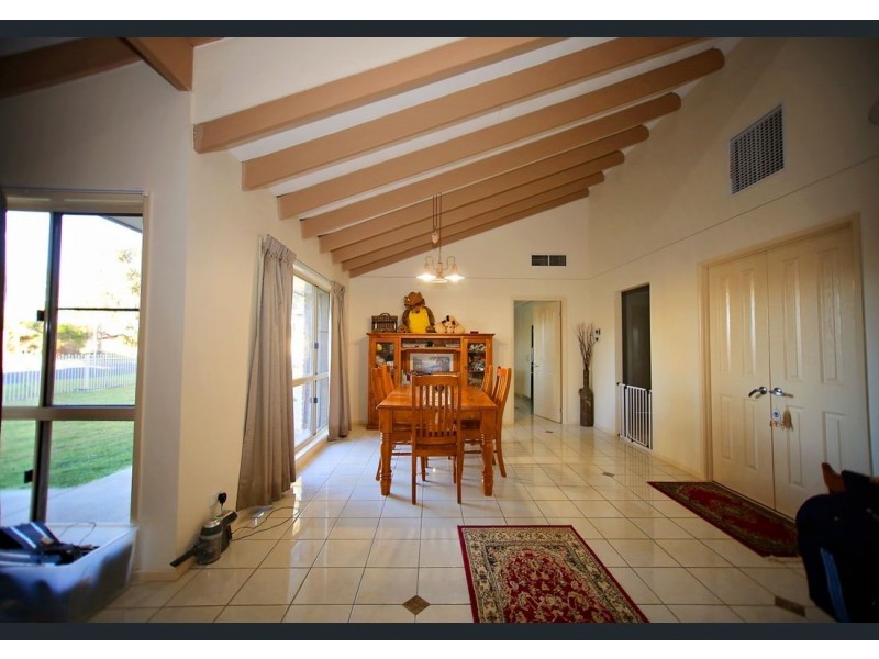 2 Alexander Avenue, Roma QLD 4455