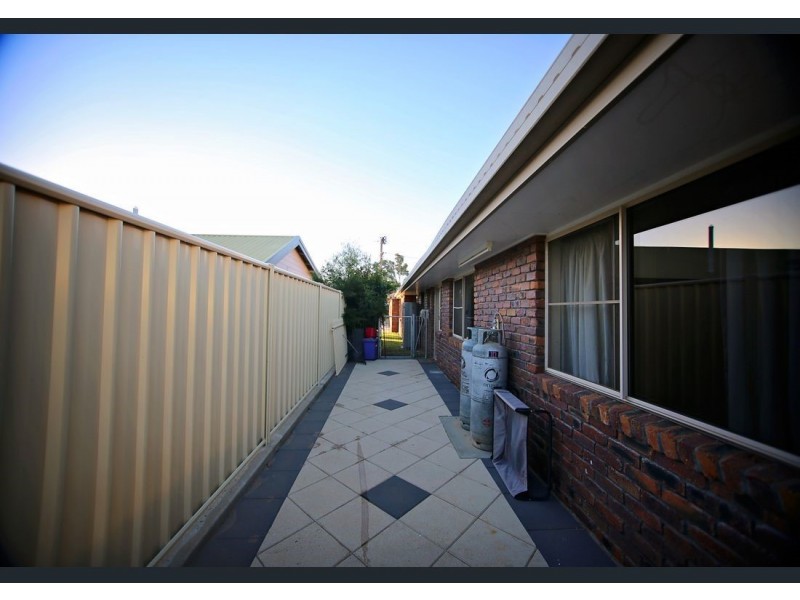 2 Alexander Avenue, Roma QLD 4455