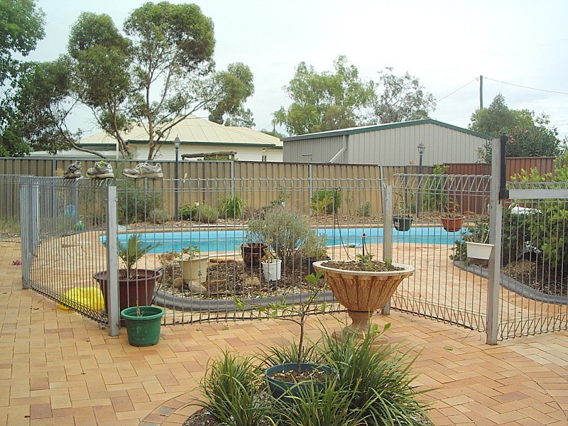 9  HOFFMAN STREET, Roma QLD 4455