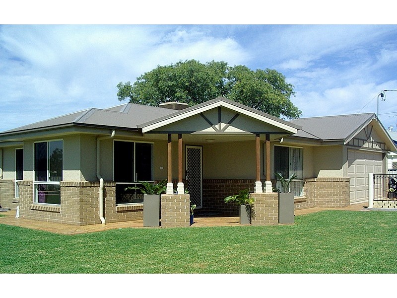 96 NORTHERN ROAD, Roma QLD 4455